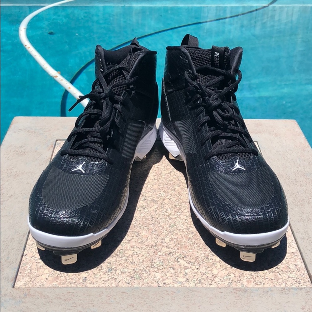 NEW Nike Air Jordan Jeter Clutch Re2pect